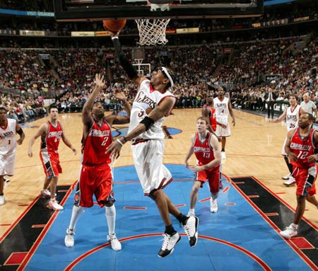 通过中场的 通过中场的